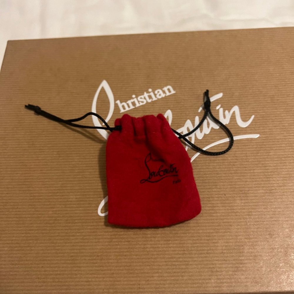 Christian Louboutin So Kate Patent Pointed-Toe Heels - Size 38.5 - Picture 4 of 7